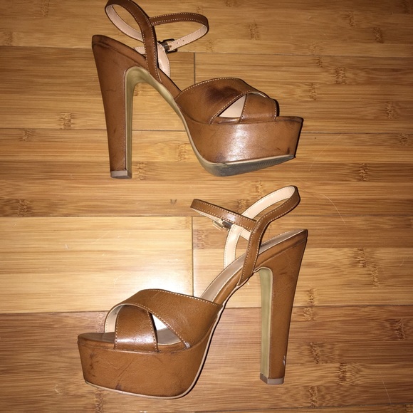 Express heels ❤️ - Picture 2 of 4