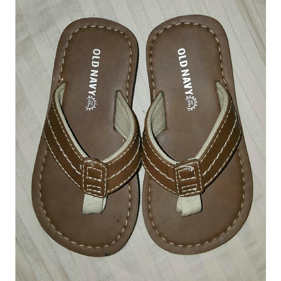 Old Navy toddler preschool boy flip flops brown