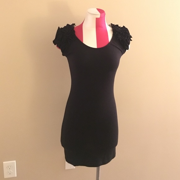 LBD!! Black Ruffled Shoulder Bodycon dress