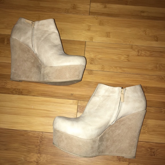 Shoedazzel booties❤️ - Picture 3 of 4