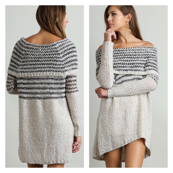 ❌SOLD BUNDLED❌  Off the Shoulder Sweater - Picture 4 of 4