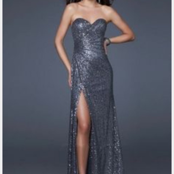 La Femme Dresses & Skirts - La Femme grey sequined gown. Size 4