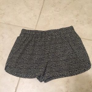 Black and White Spotted Flexible Shorts