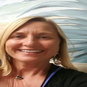 Meet your Posher, Dannette