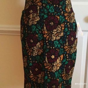 Lularoe size medium Cassie new with tags