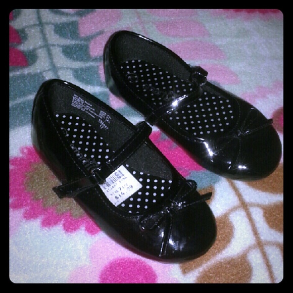 Toddler girl black dressy shoes