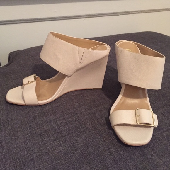 Ann Taylor white leather wedges