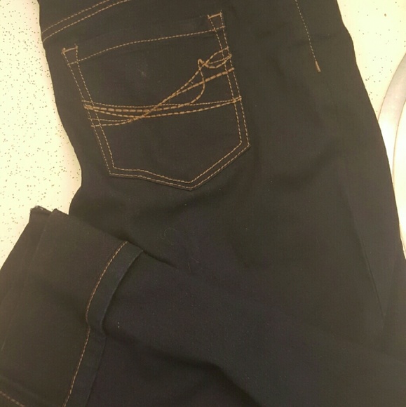 Never worn Jean Capris - Picture 2 of 2