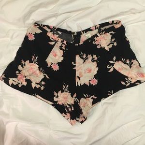 Black floral shorts -midi