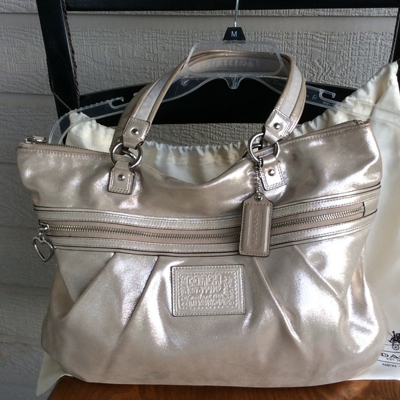 *** AUTHENTIC COACH BAG ***