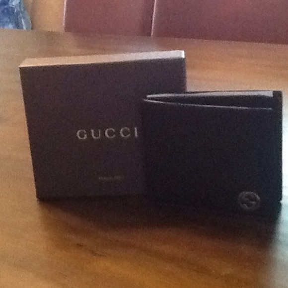 ‼️‼️ SALE‼️‼️.  NEW NEVER OPENED MENS WALLET