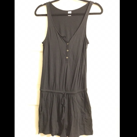 Soft black romper with pockets!