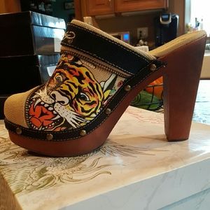 Brand new in box never warn ed hardy clogs