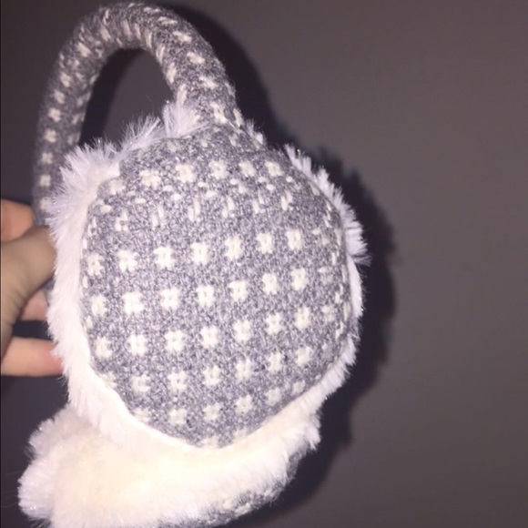 Knit ear muffs