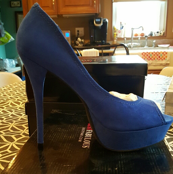 Blue suede peep toe platform heels never warn - Picture 1 of 3