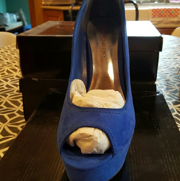 Blue suede peep toe platform heels never warn - Picture 2 of 3