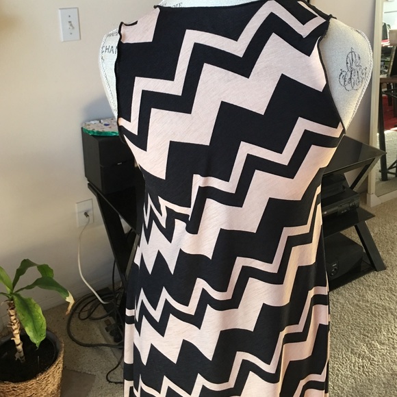 Chevron Style Summer Dress - Picture 4 of 4