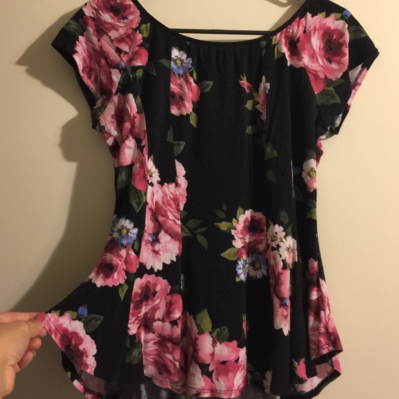 Floral Peplum shirt 💕