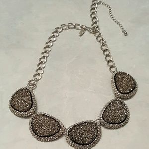 New York and company glittering stone necklace