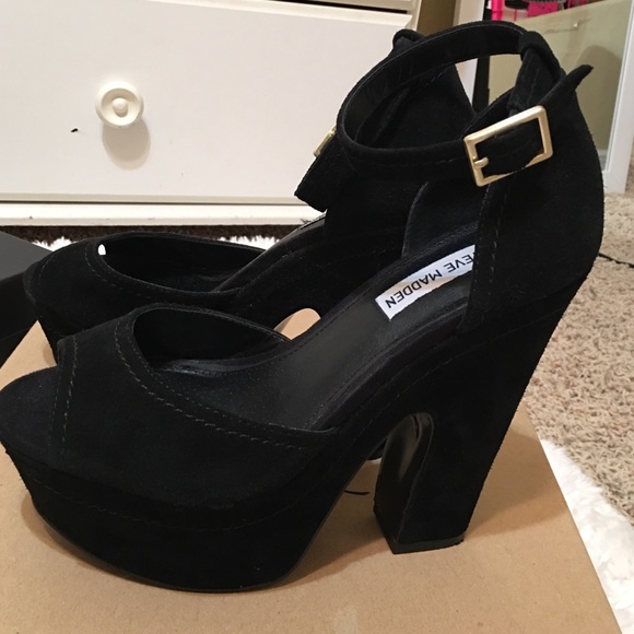 Steve  Madden Jilly Peep-Toe Platform Pumps