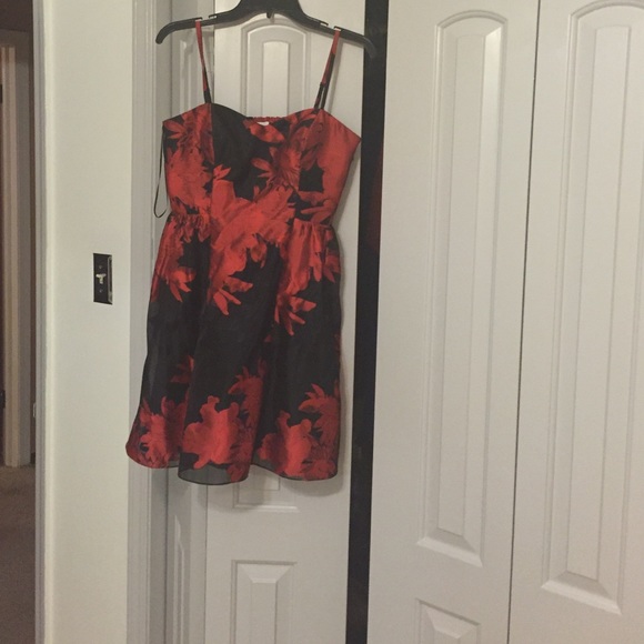 Black and red floral party dress - Picture 1 of 4