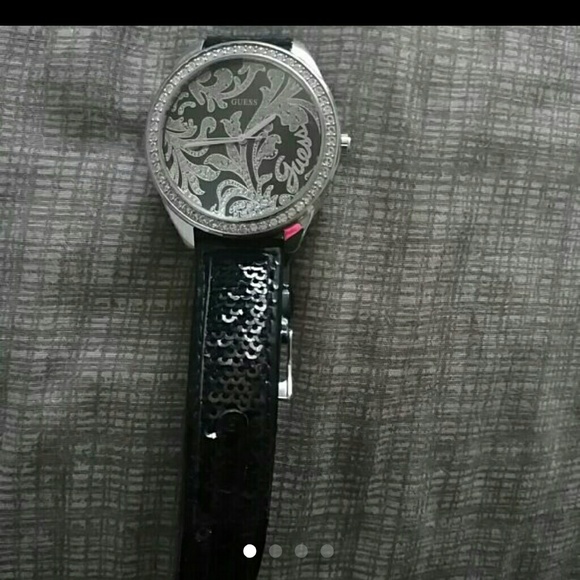 Guess women's watch - Picture 3 of 3