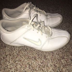 Nike Cheer Shoes Size 8.5 Women's