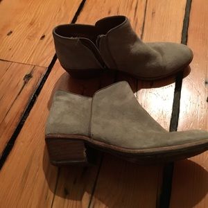 Sam Edelman Petty Chelsea bootie