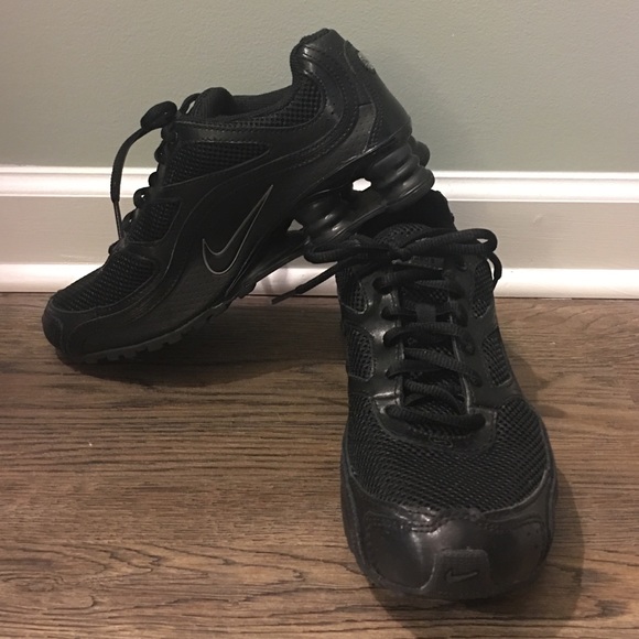 🔴 S O L D  🔴 Nike Shox all black size 6Y/8 women - Picture 1 of 4
