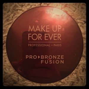 Makeup forever bronzer in 30M