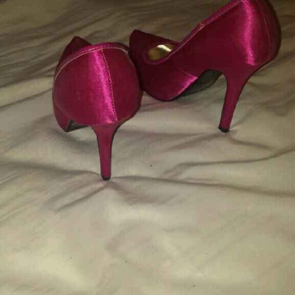Pink heels - Picture 2 of 2