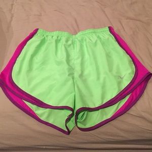 Nike tempo running short