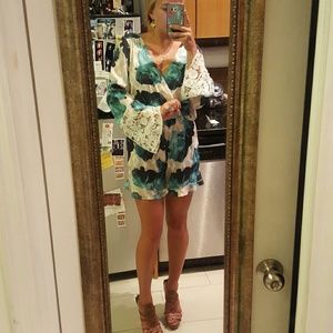 Sexy bell sleeve printed romper