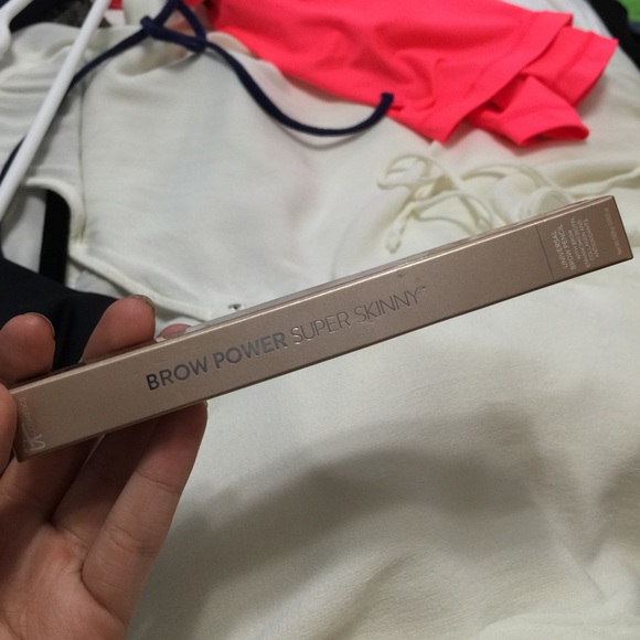 It cosmetics skinny brown pencil