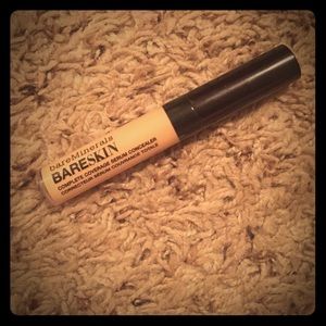 Bare minerals concealer in light