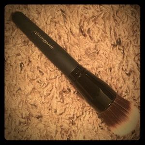 Bare minerals complexion brush!
