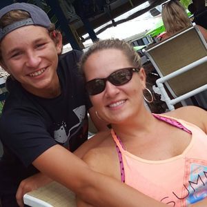 Meet your Posher, Waynette