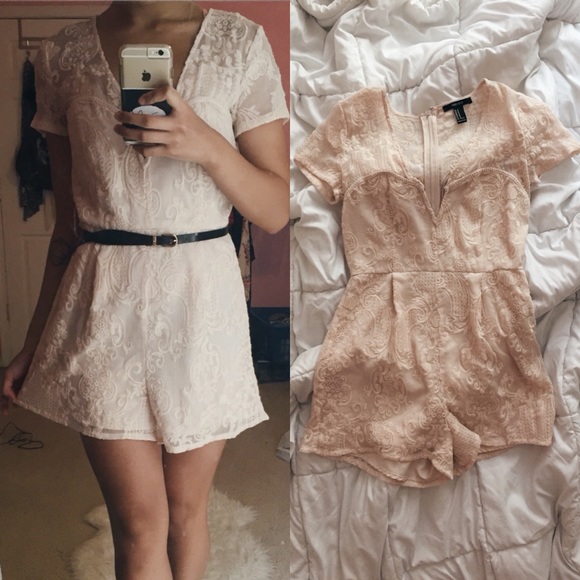 💖 NWOT Cream Embroidered Romper - Picture 2 of 2