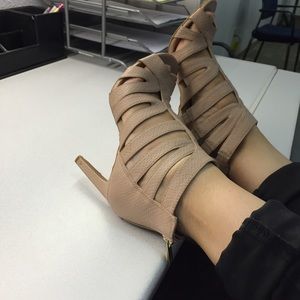 Nude Jessica Simpson high heels