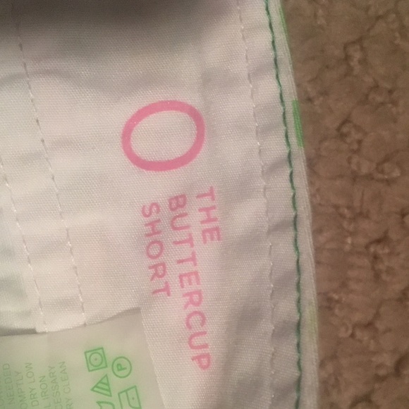 Lilly Pulitzer buttercup shorts - Picture 2 of 3