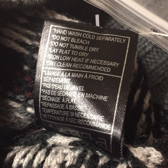 REDUCEDNWT BB Dakota Grey/Burgandy cropped sweater - Picture 7 of 7