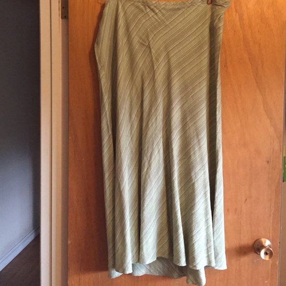 long green skirt size 18/20