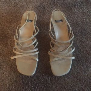 ✨ Steuart Weitzman✨ scrappy sandals with heel