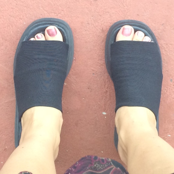Steve Madden Shoes - SOLD ON EBAY- Steve Madden Slinky sandals 6/36 Steve Madden Shoes - SOLD ON EBAY- Steve Madden Slinky sandals 6/36