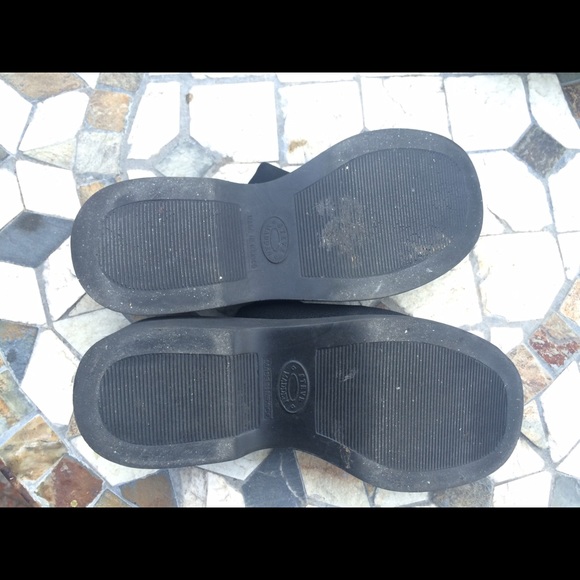 Steve Madden Shoes - SOLD ON EBAY- Steve Madden Slinky sandals 6/36 Steve Madden Shoes - SOLD ON EBAY- Steve Madden Slinky sandals 6/36