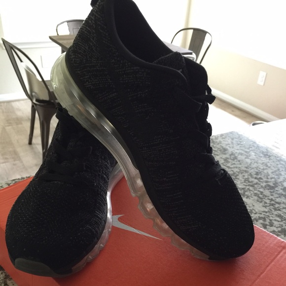 Nike Flyknit Max