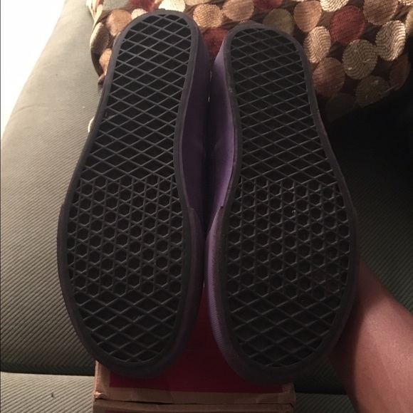 Literally like new purple vans - Picture 3 of 4