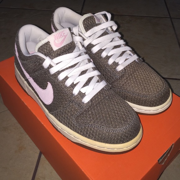Nike Dunk Low - Womens 8.5