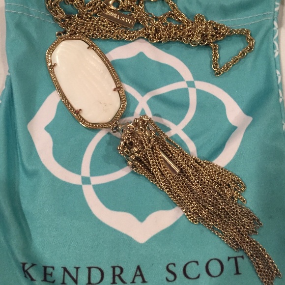 Kendra Scott Rayne necklace in white pearl
