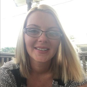 Meet your Posher, Elyse